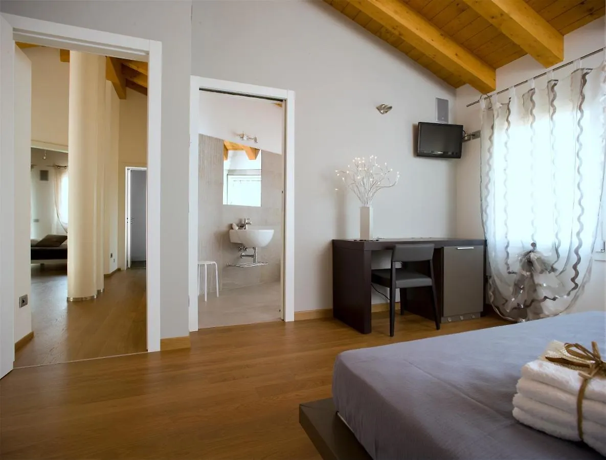 Magrine Castelfranco Veneto Bed and Breakfast 0*,