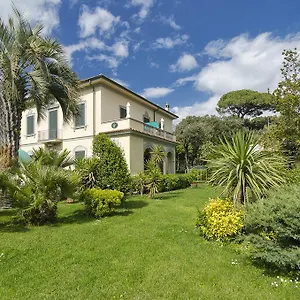 Verdemare 4*, Marina di Pietrasanta Italien